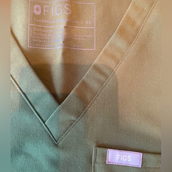 Figs Catarina Green V Neck Scrub Top (Technical Collection) Size XS - Picture 3 of 4